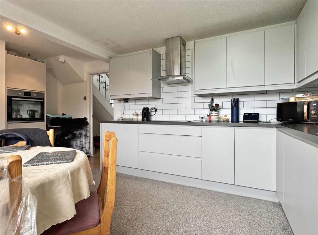 Kitchen d.jpg