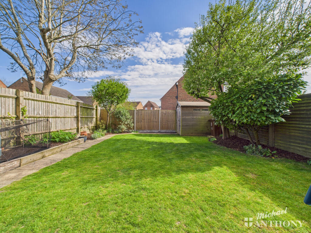 CAM03218G0-PR0615-STILL010