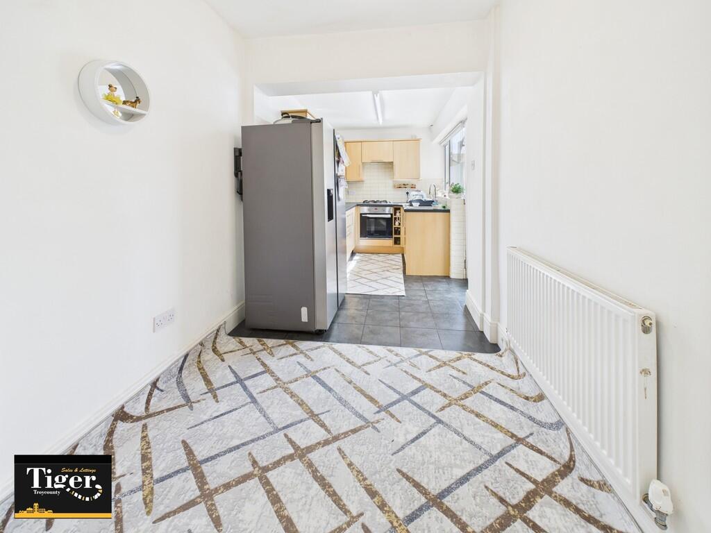 CAM02176G0-PR0667...