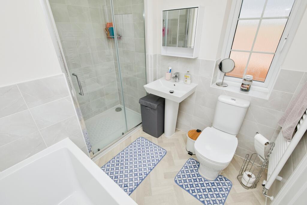 Master En-Suite