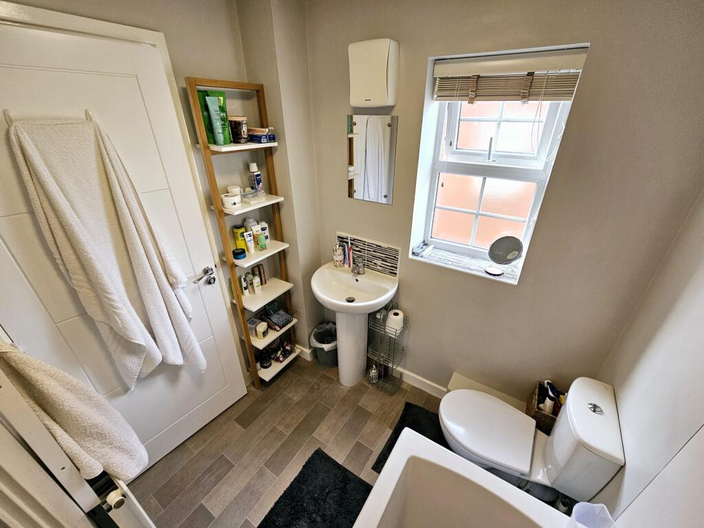 264b3827-2e85-497a-b475-4755fe147f8e