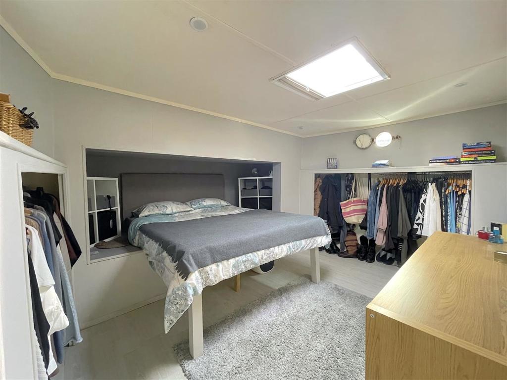 Bedroom One (1).jpeg