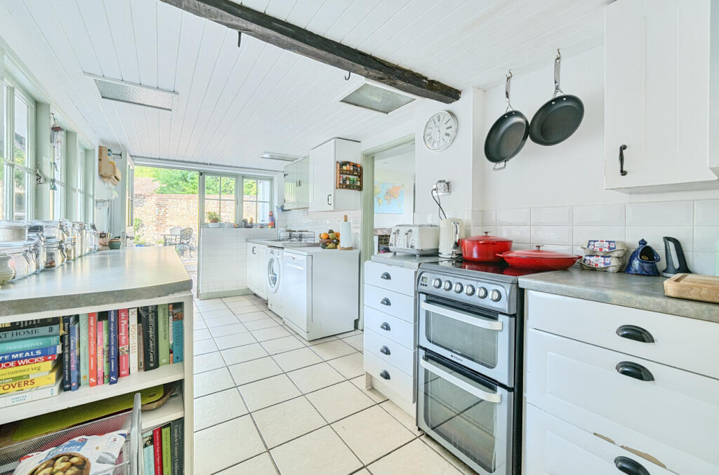 1295139-4-682cd38...