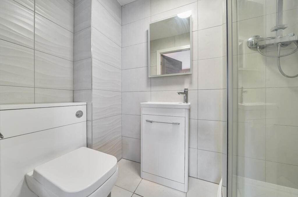 1373053-17-6908c7...