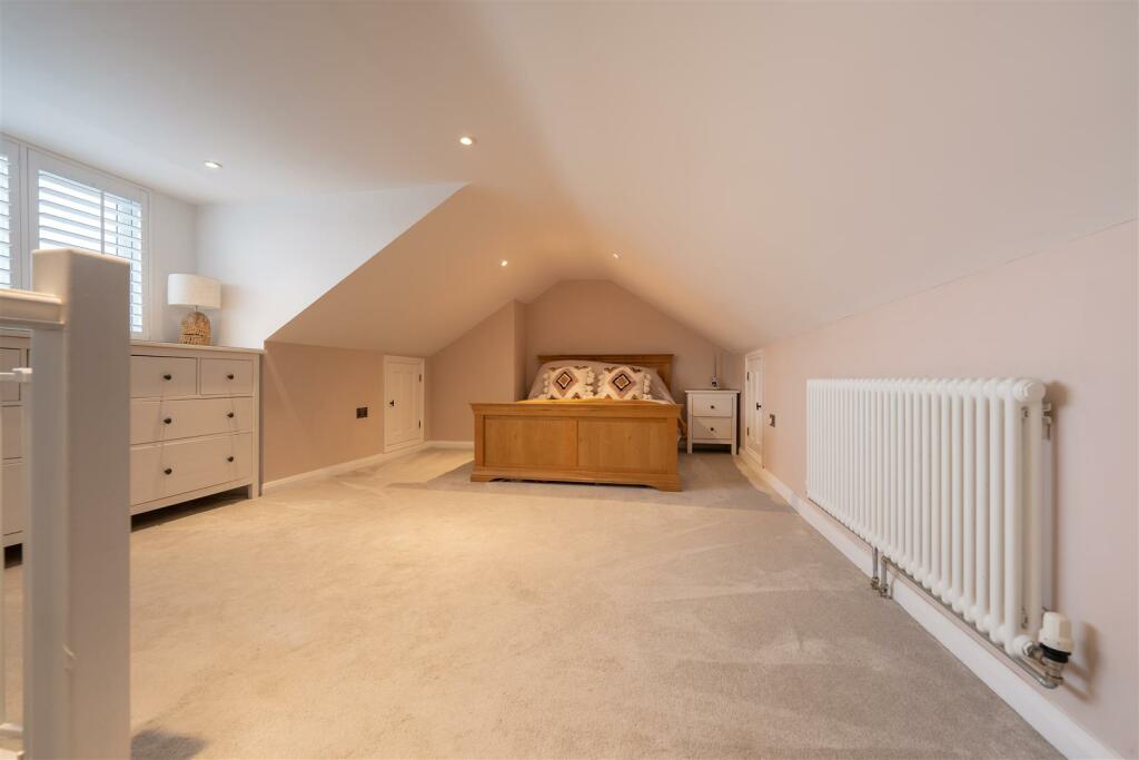 Master Bedroom .jpg