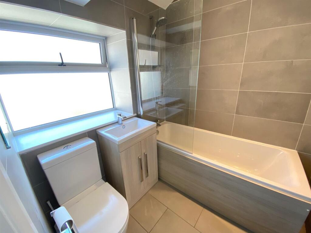 Bramleys Estate Agents - Hall Lane, Kirkburton (14