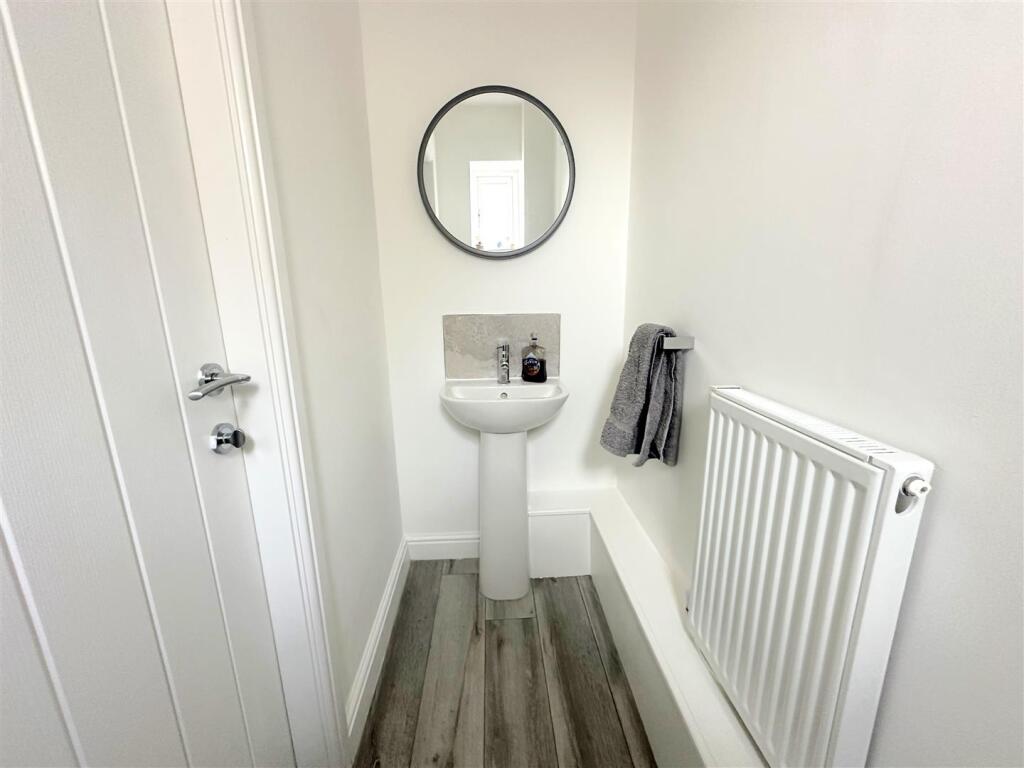Cloakroom/WC
