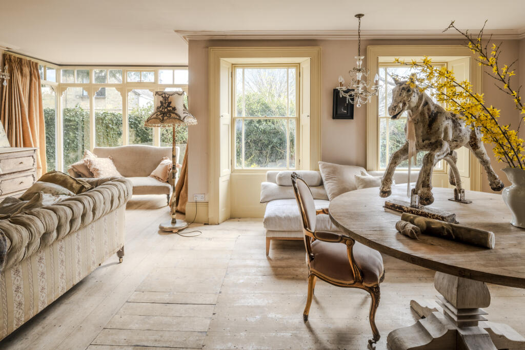 272400 - UH.hr-11.jpg