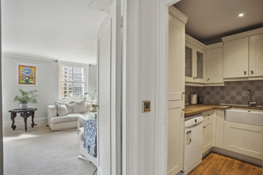 77462_Flat 2 19 Stanhope Mews West(11)_low.jpg