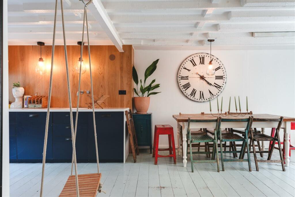 6a Median Road-25.jpg