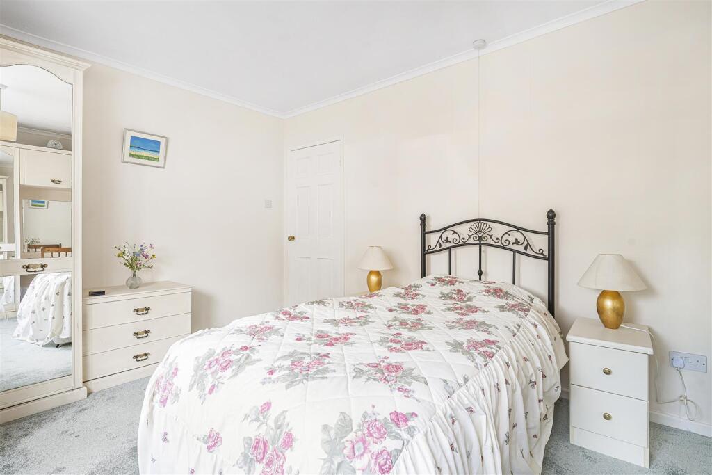 10 Beech Avenue, Lutterworth