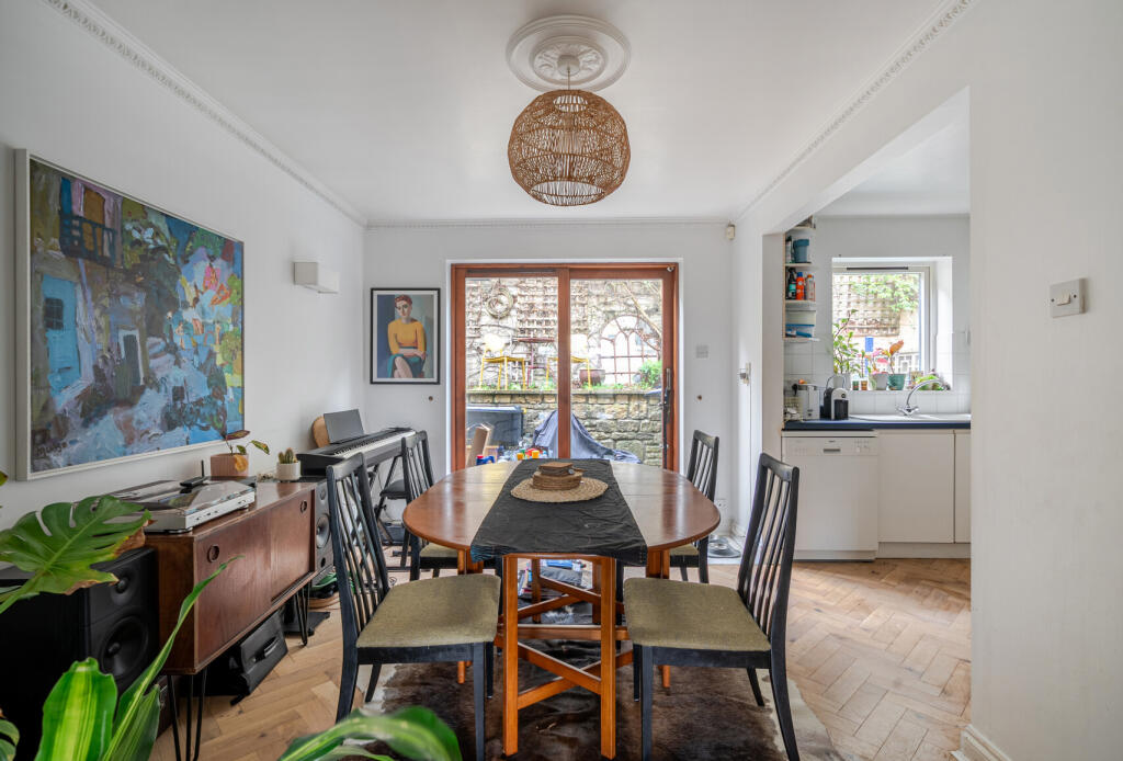 1394294-16-69429b...