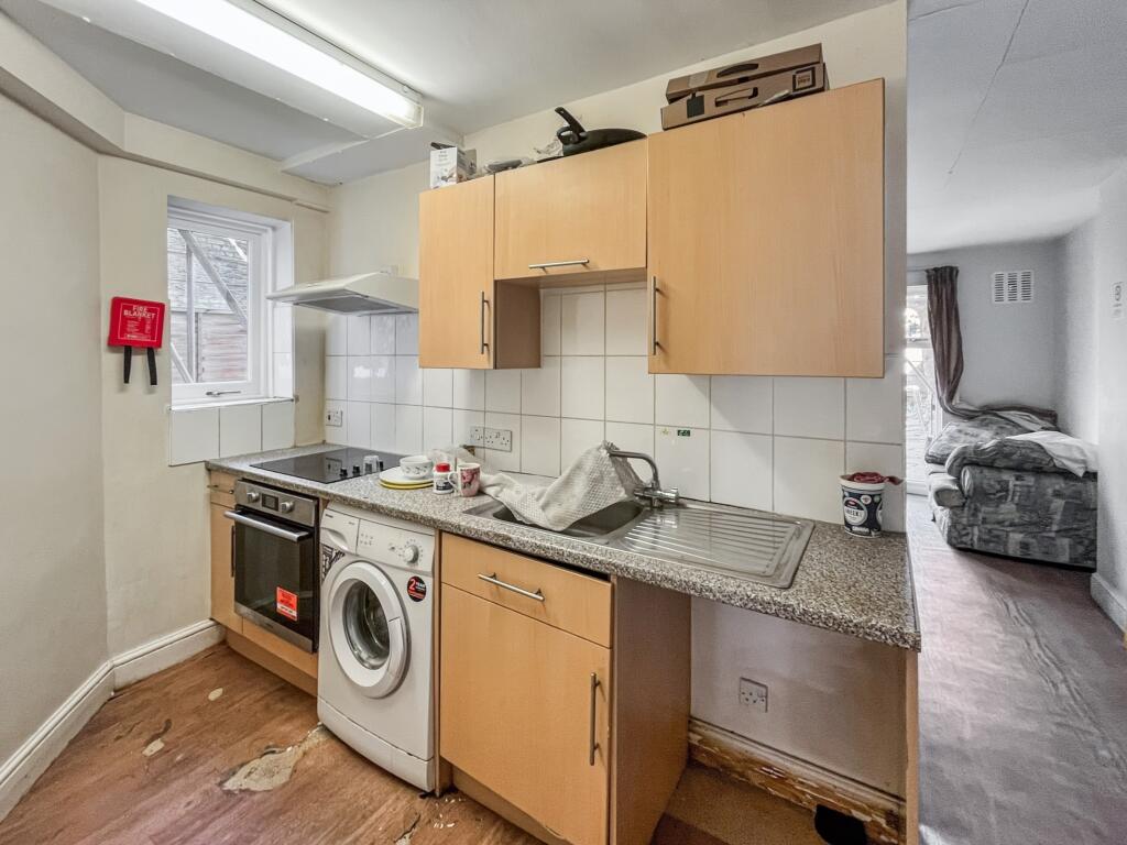 98 Ritherdon Road, Tooting, London SW17 8QQ