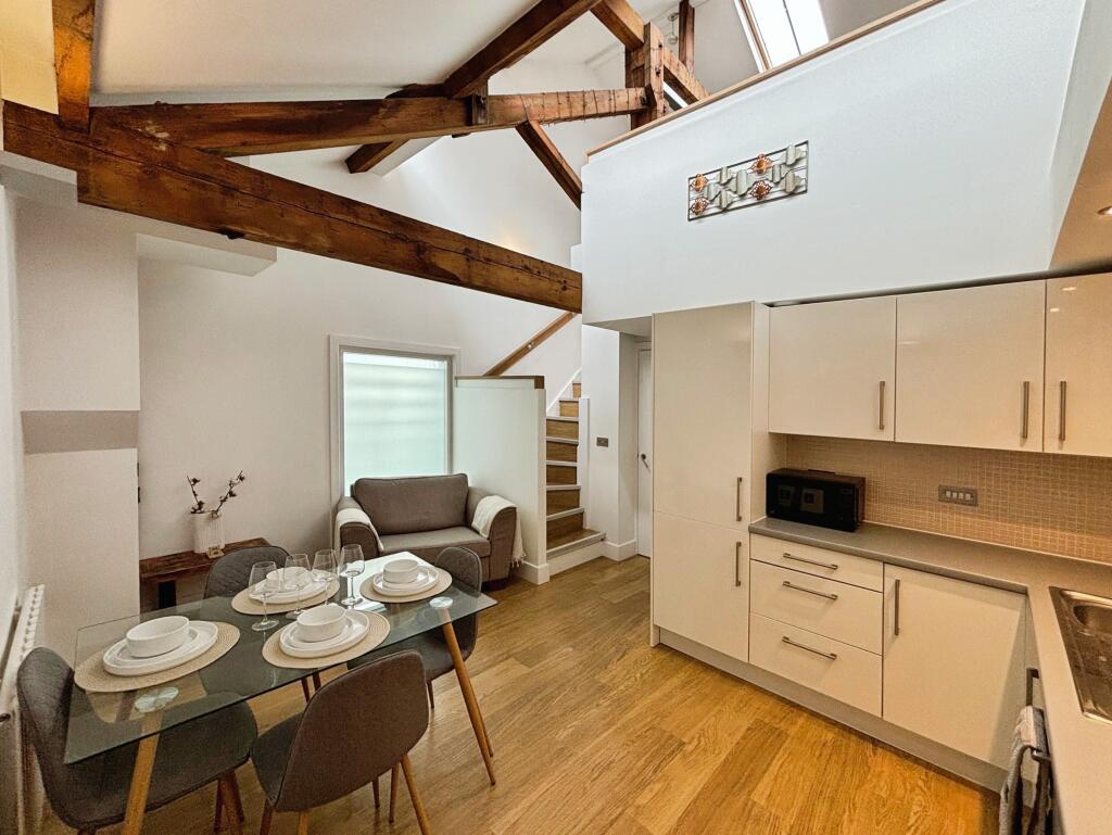 Kitchen/Dining Area