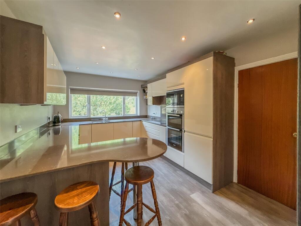 Breakfasting Kitchen