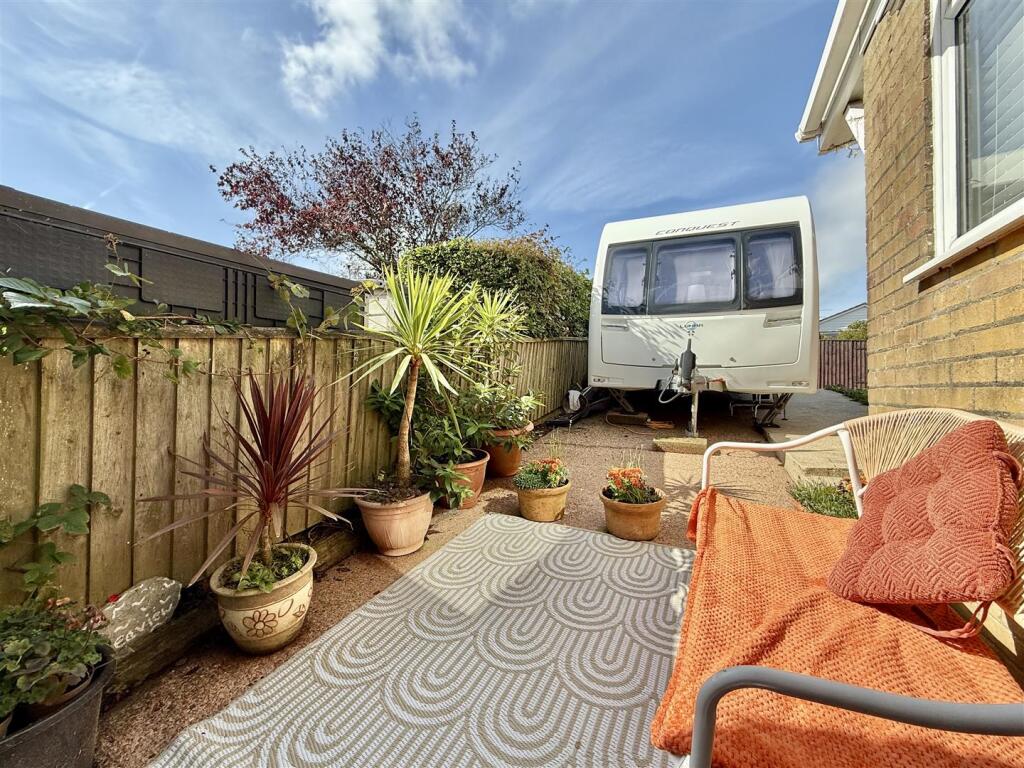 Front Patio.JPG