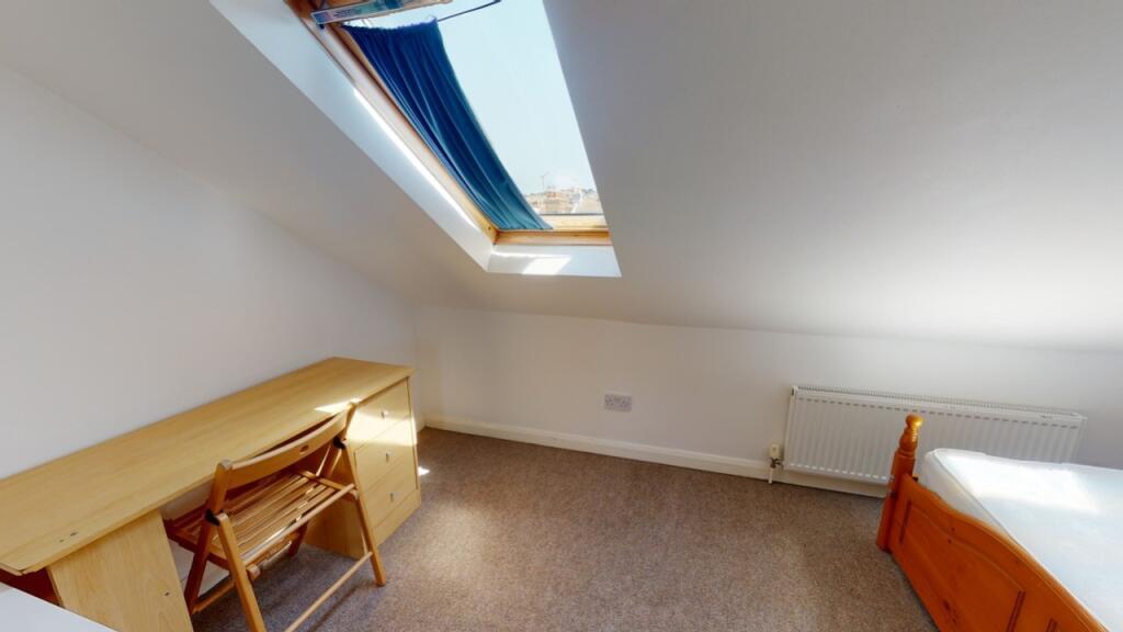 27 DeMontfort Road Bedroom 8 (2)
