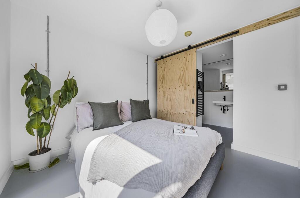 KxCwSrsoskeAqUrp856sXw (1).jpg