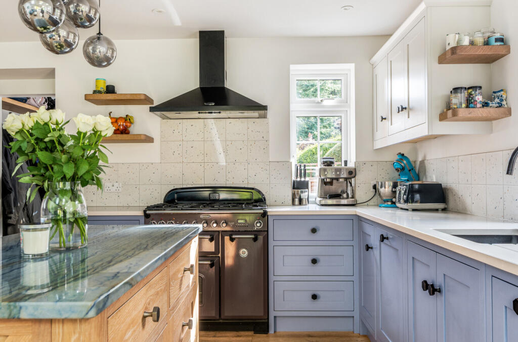 1357141-13-68d2c6...