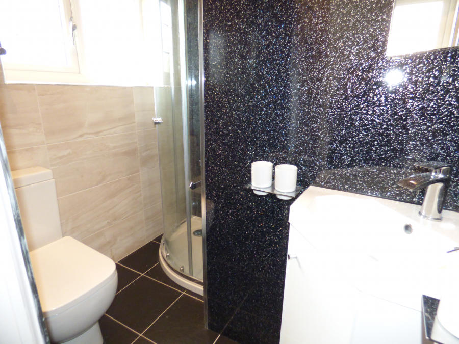 EN-SUITE BEDROOM 4