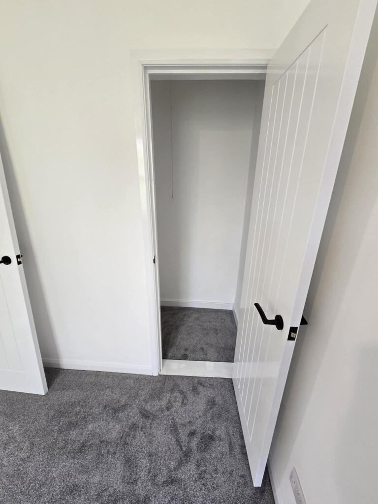 Closet bedroom 2