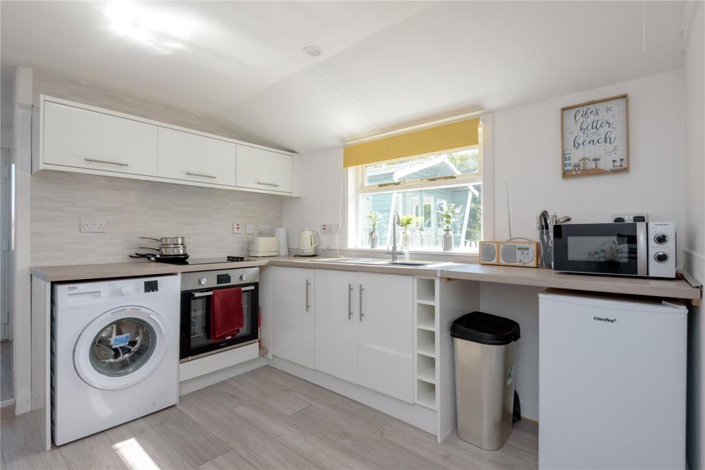 Chalet, Back Road 29