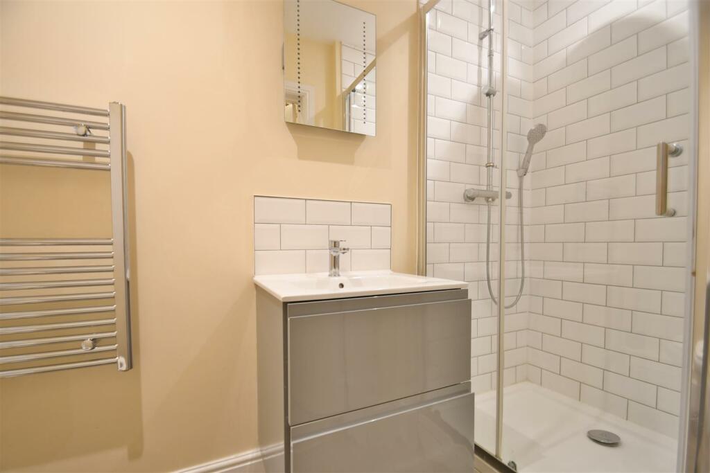 Shower Room.JPG