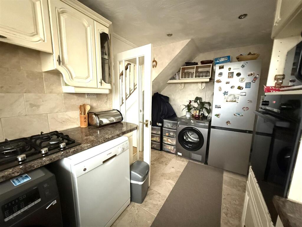 6 SWALLOW KIT 2.jpeg