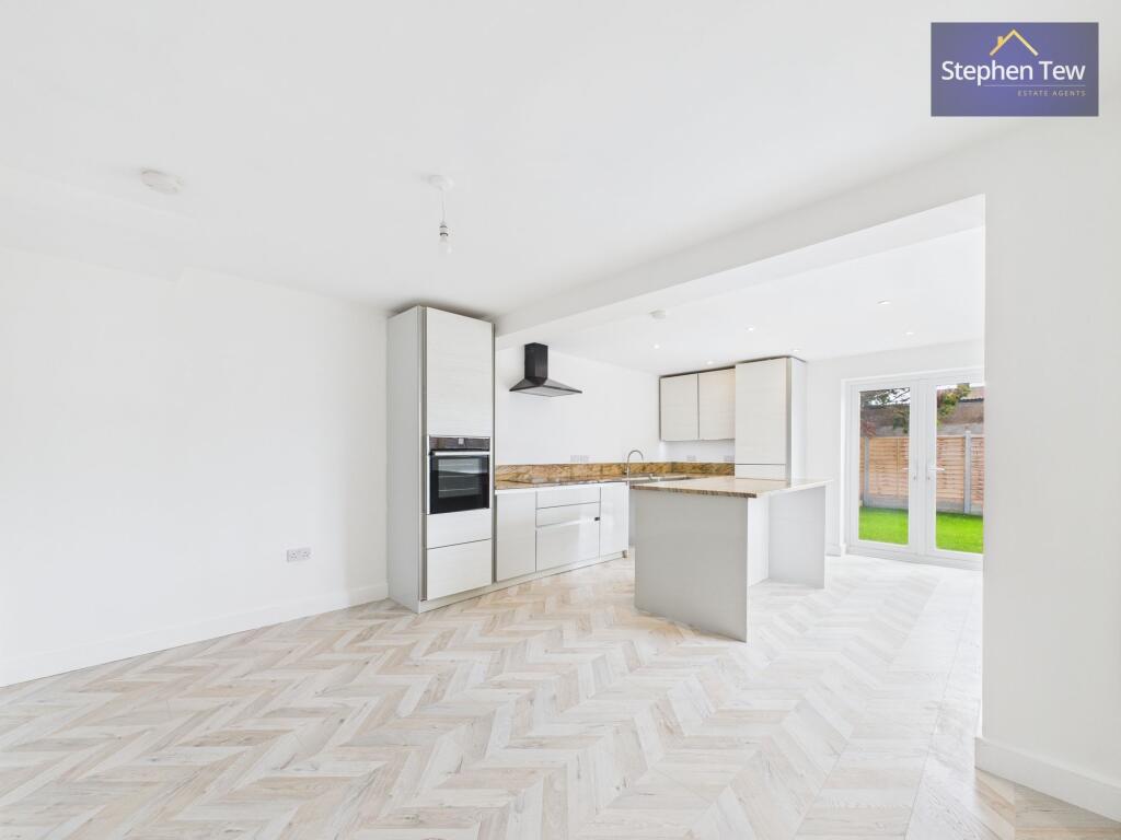 Kitchen/ Living Area