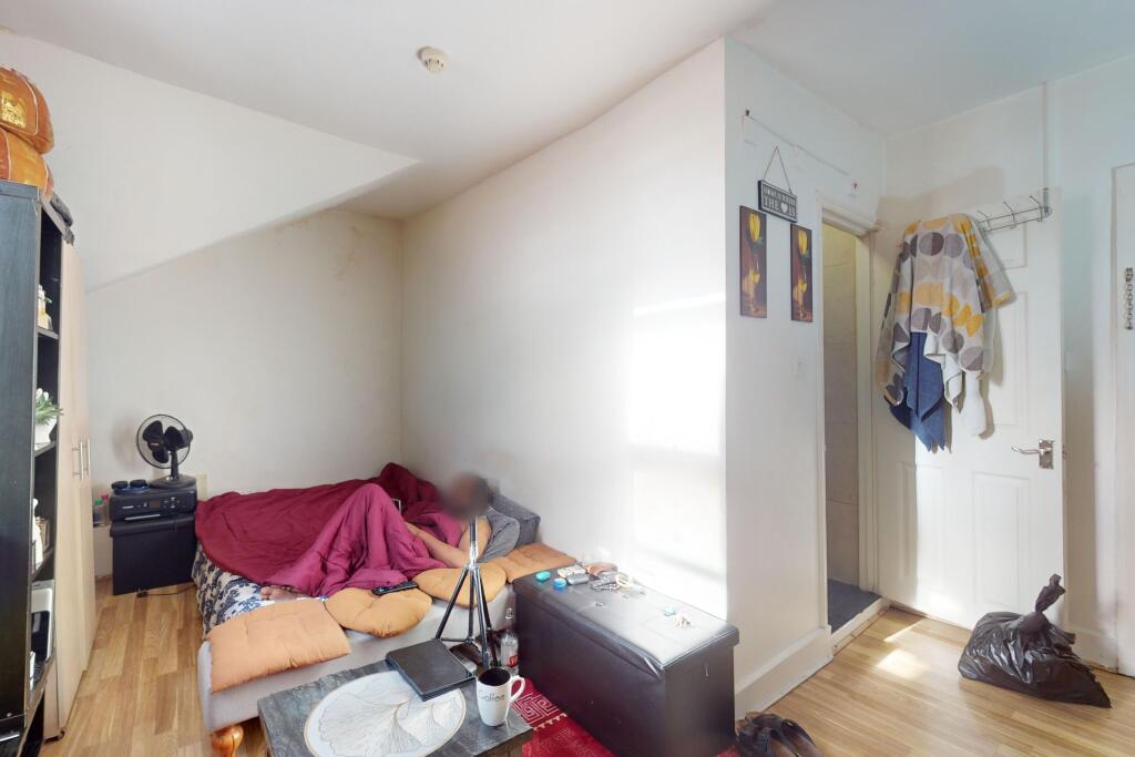 9 Brampton Park Road, Hornsey, London, N22 6BG