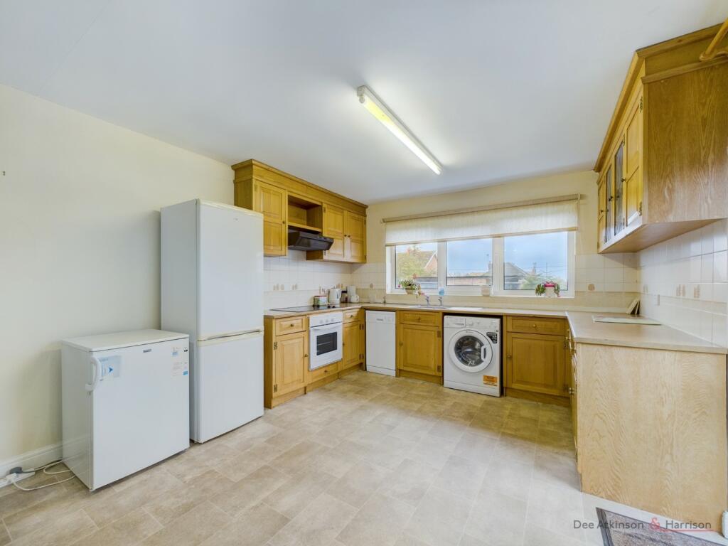Kitchen/Dining Area