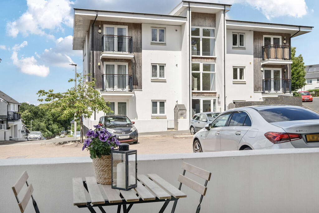 1302737-9-683db61...