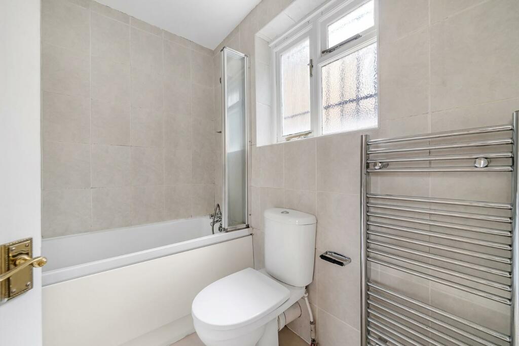 Bathroom.JPG