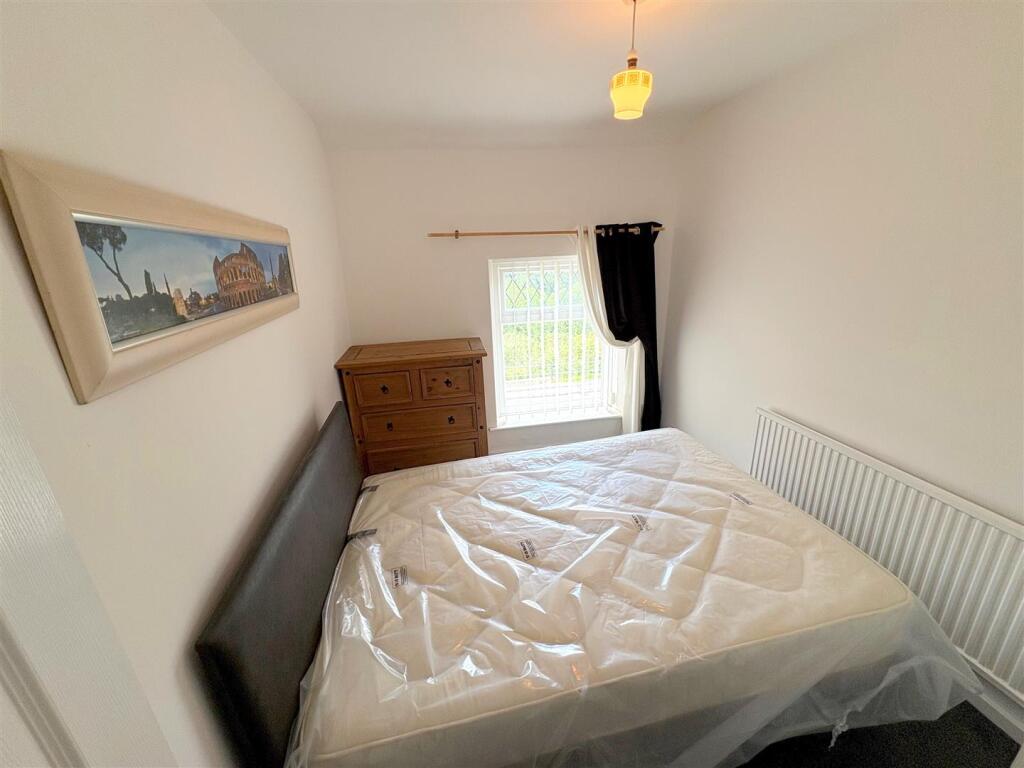 Bedroom 2a.jpg