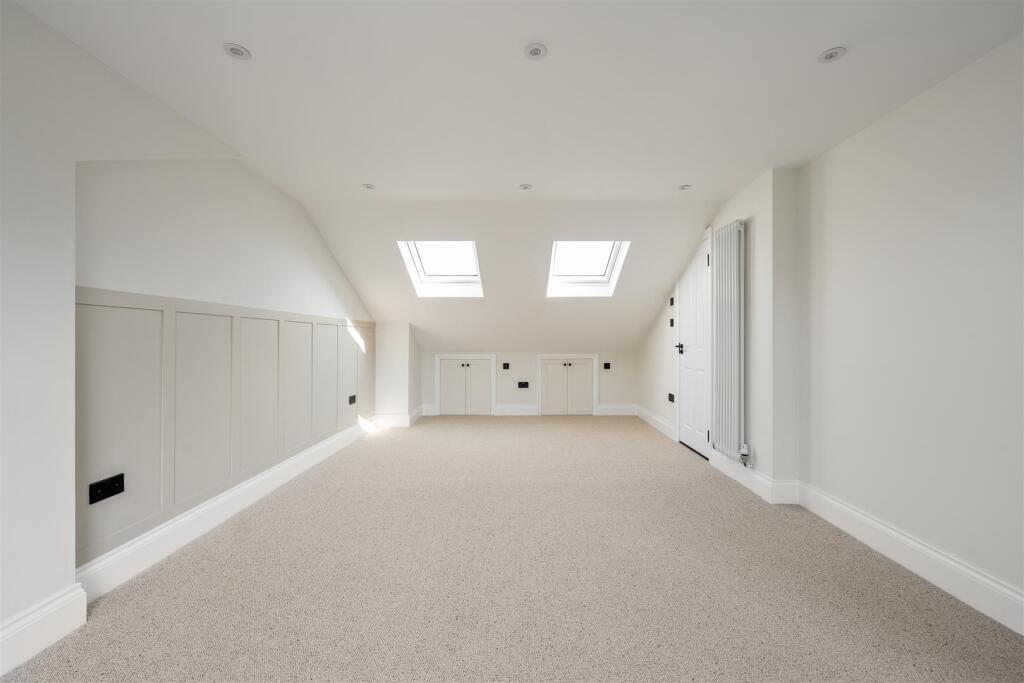 Queen Elizabeth Road E17