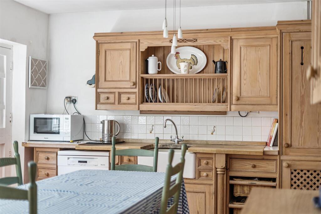 Kitchen / dining room