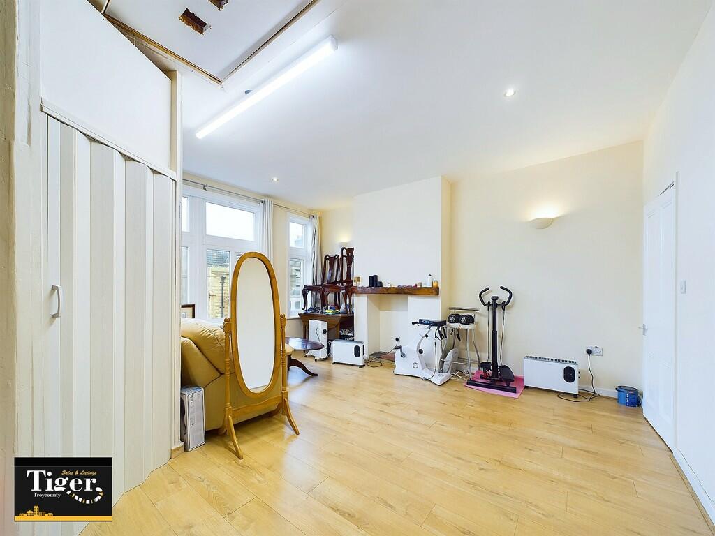 CAM02176G0-PR0416...