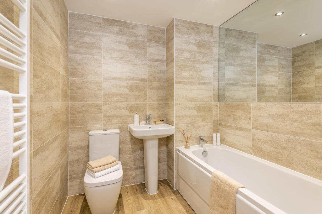 A1599 DWH Pentref Llewelyn Kirkdale bathroom