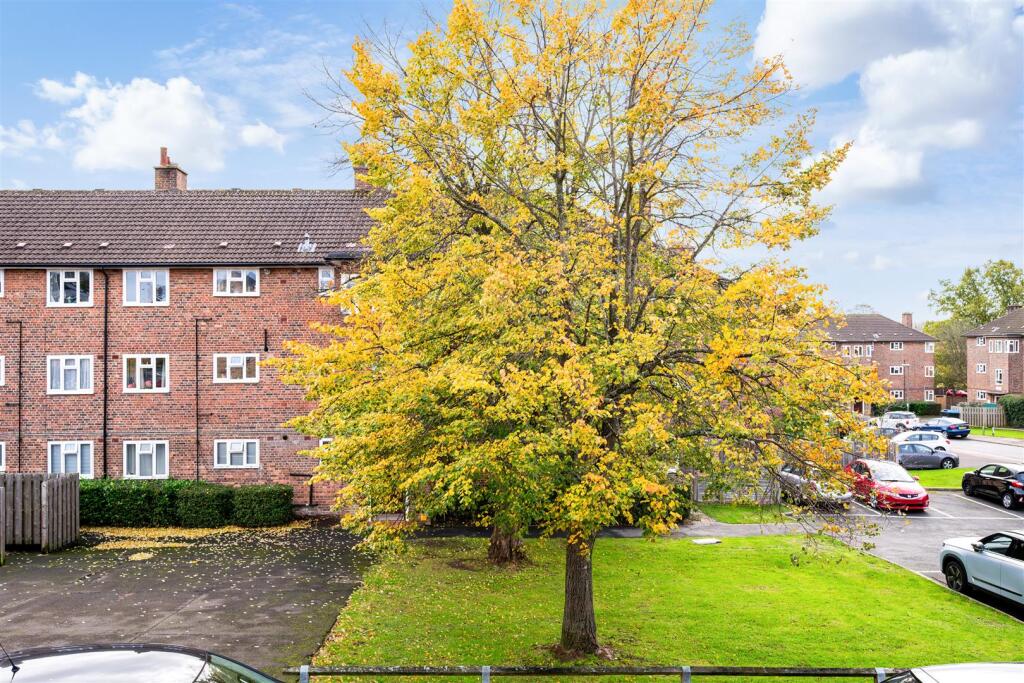 NAILSWORTH CRESCENT(9).jpg