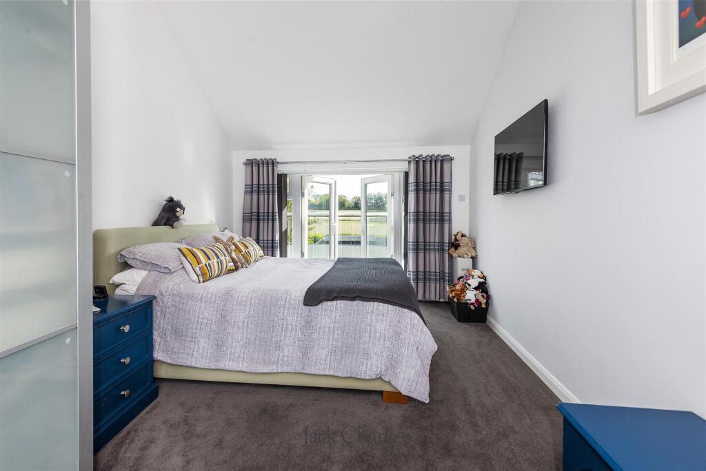 14 Fleming Way, TN10 4RU 015.jpg