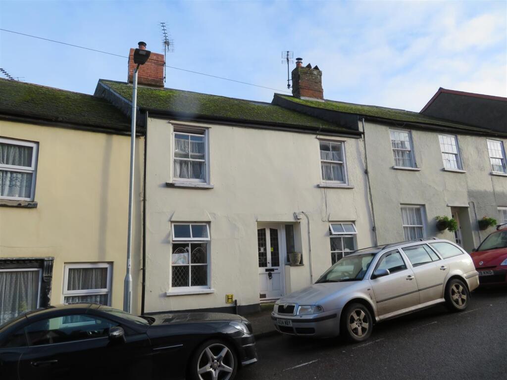 3 bedroom terrace house to rent
