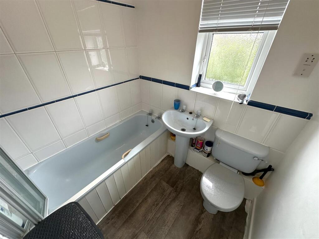 First Floor Bathroom 616