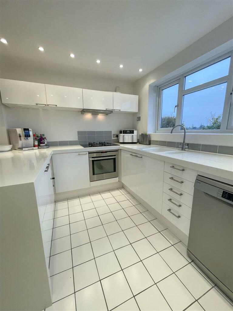 tlc_6e6feb60-dbcd-4d2f-ad4e-f45683dc8368_2ff2cb2.j