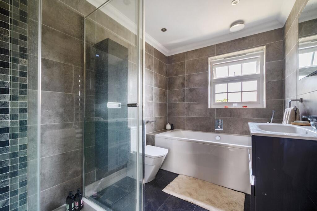 En-suite from main bedroom