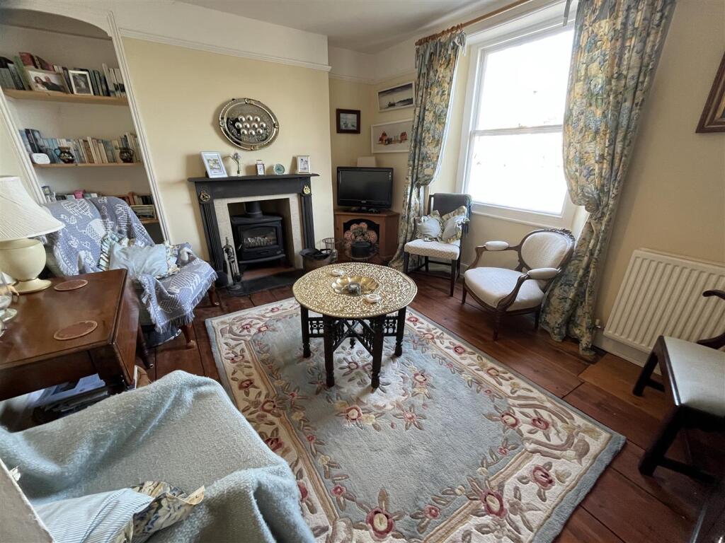 sitting room .JPG