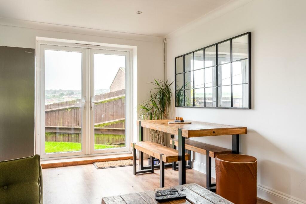66 Connell Drive-10.jpg