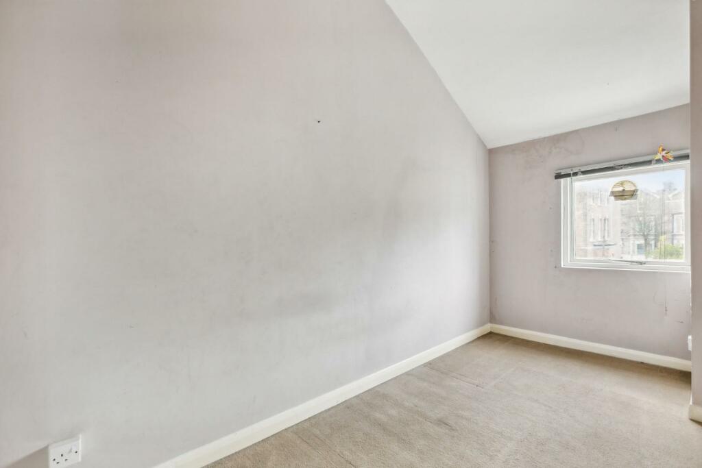 Bedroom 4.jpg