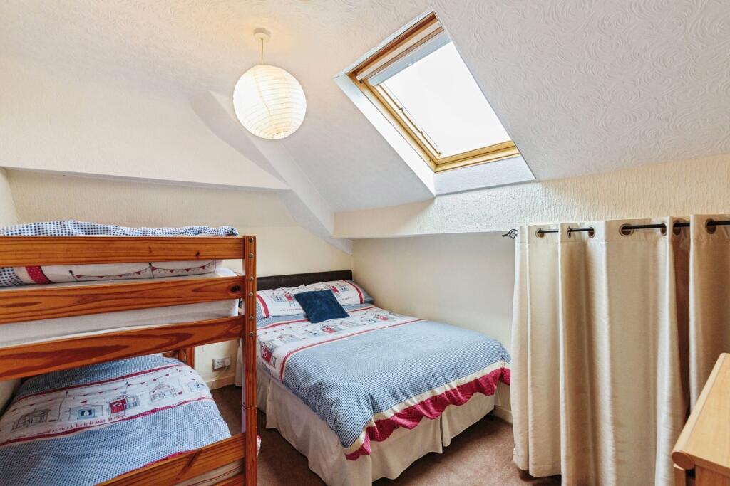 Flat 6 - Bedroom