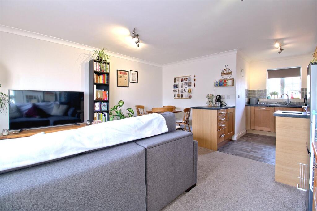 LoungeKitchen