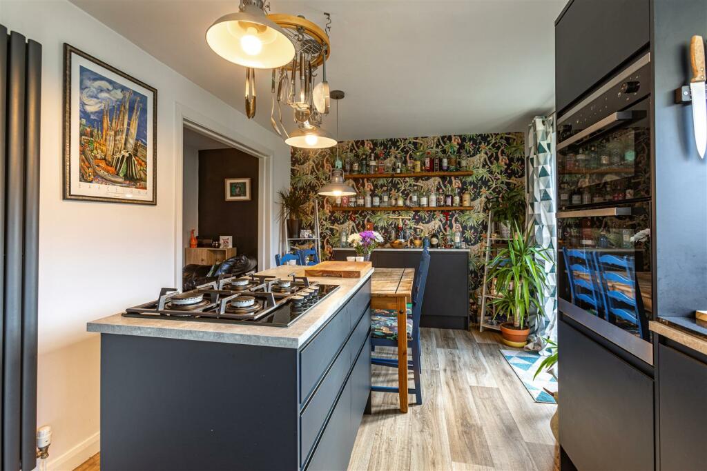 5 Sprouston Road Newtown 08.JPG